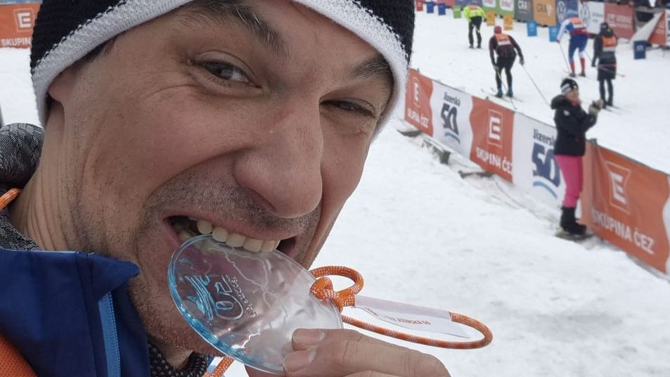 Ty brďo, dal jsi to! psali Beranovi. Jak olympijský medailista běžel Jizerskou 50 na vývaru